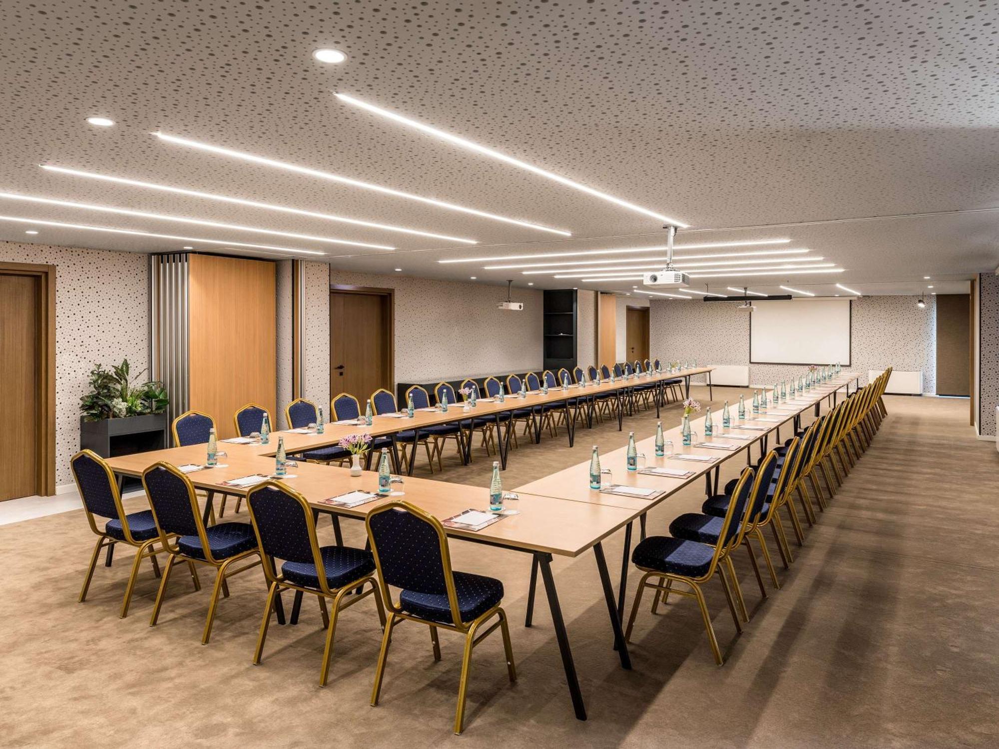 Mercure Tiranë Eksteriør bilde