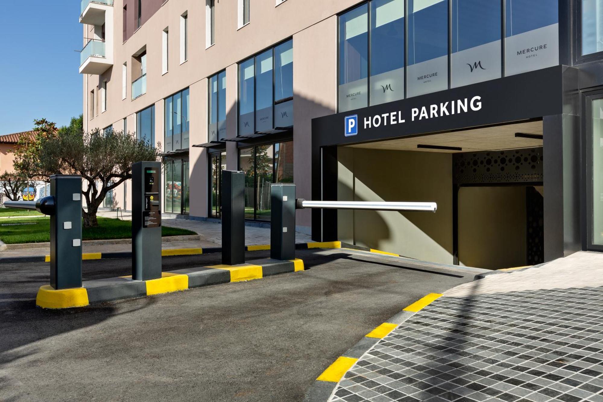 Mercure Tiranë Eksteriør bilde
