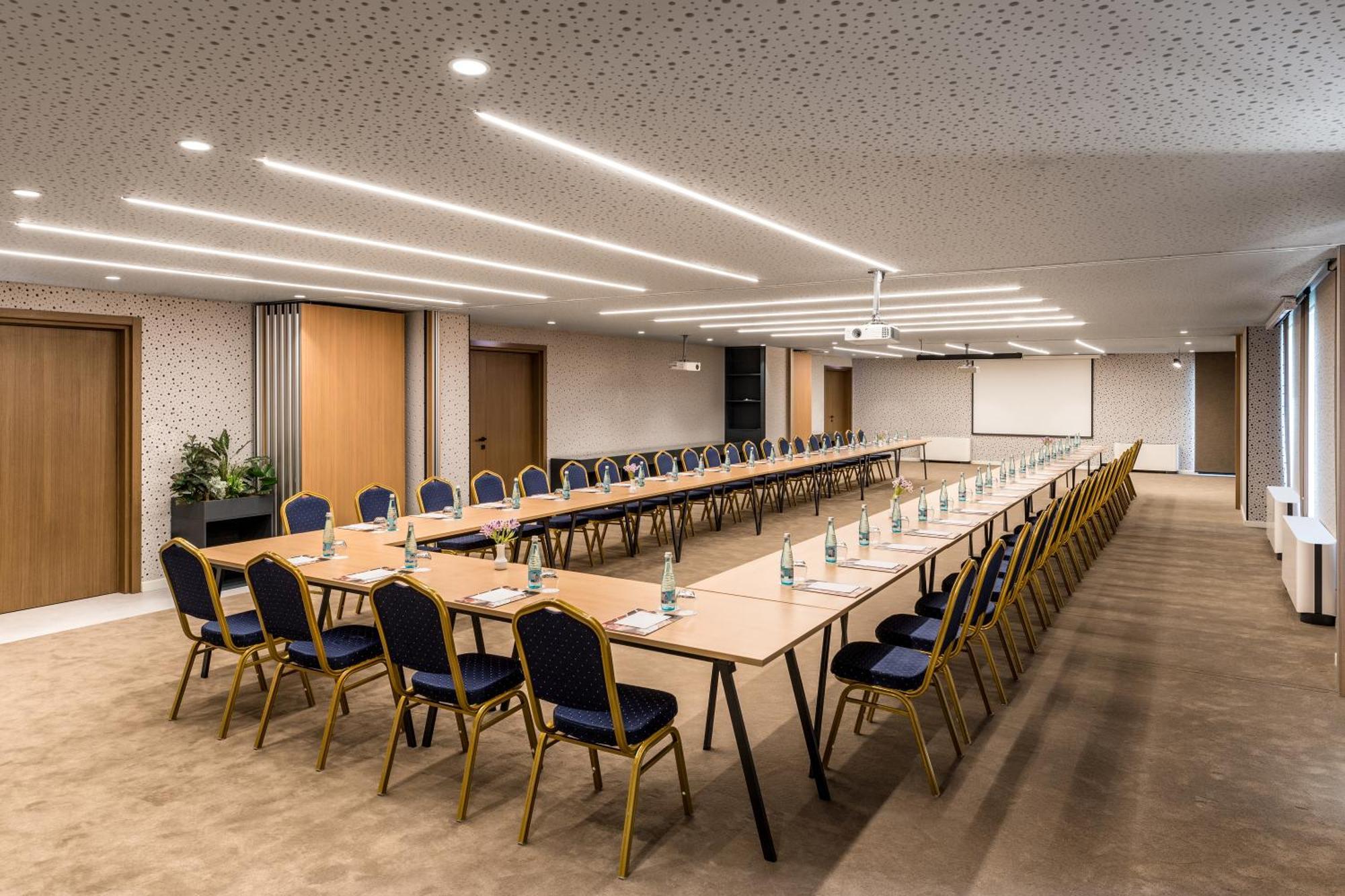 Mercure Tiranë Eksteriør bilde